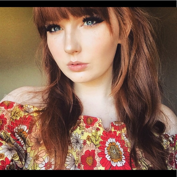 Meet your Posher, Alyssa - Picture 1 of 1